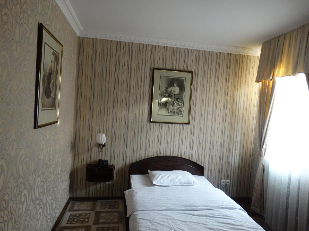 Hotel Papillon Tașkent Exterior foto