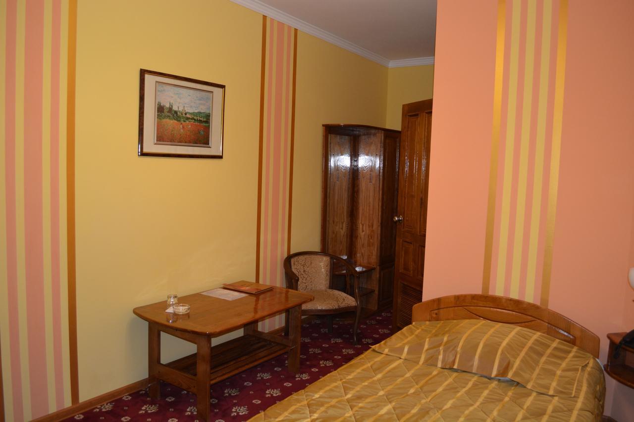 Hotel Papillon Tașkent Exterior foto